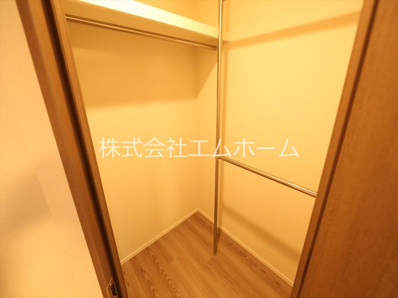 収納　収納　ウォークインクローゼット（収納充実してます）