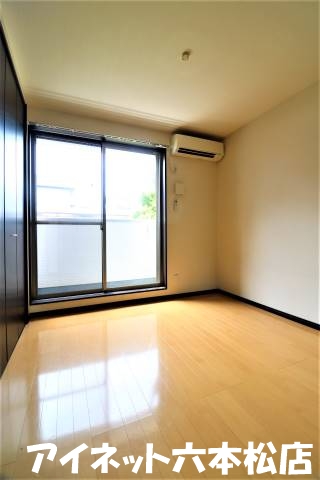 居室・リビング　家具の配置がしやすいお部屋です。