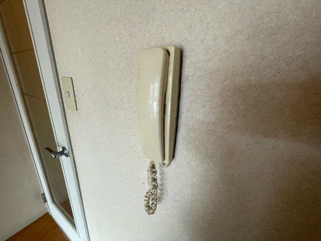 セキュリティ　インターホン受話器です