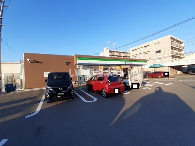 コンビニ　ファミリーマート 福岡拾六町店（コンビニ）まで325m