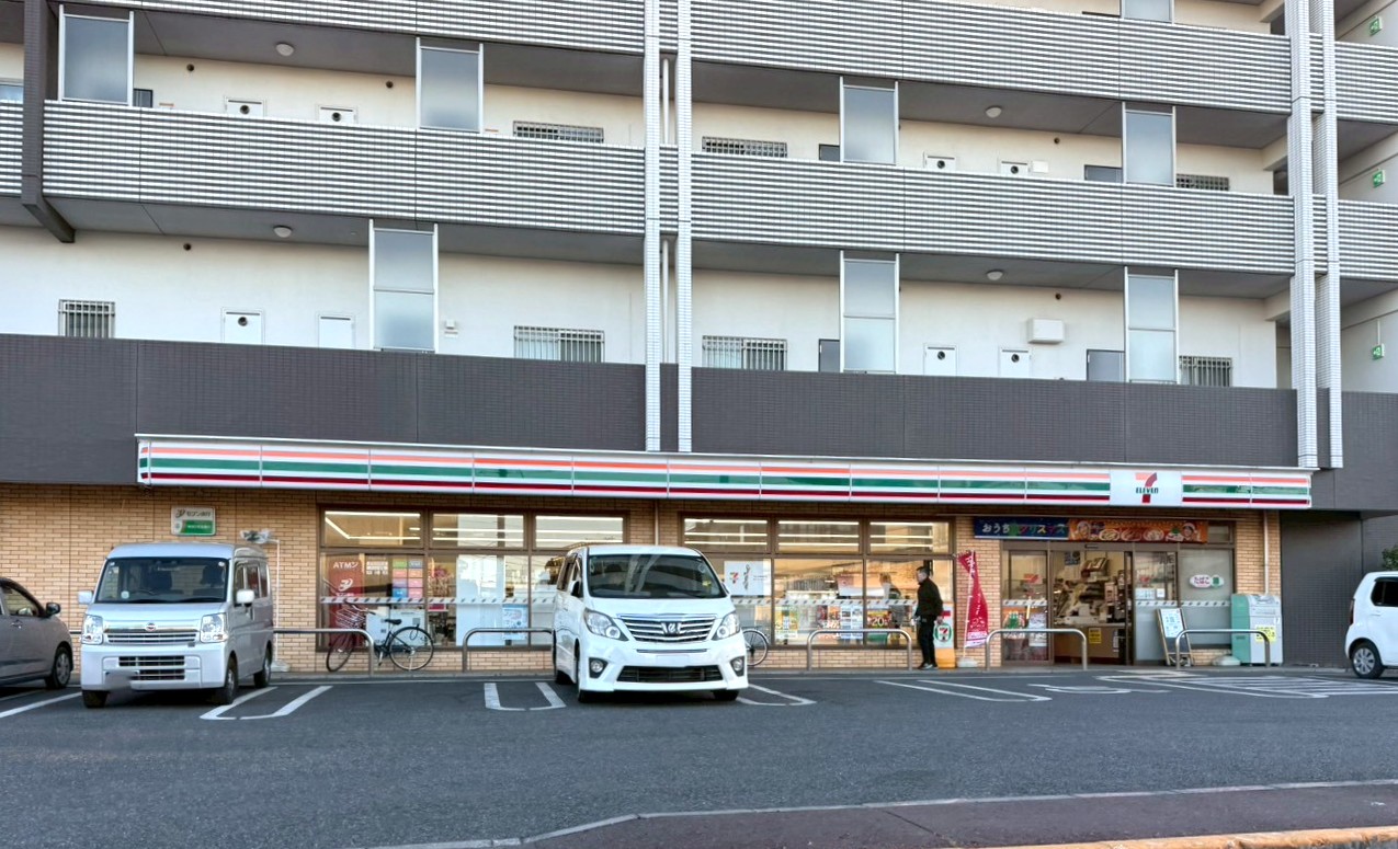 コンビニ　セブンイレブンさいたま植竹町1丁目店（コンビニ）まで303m