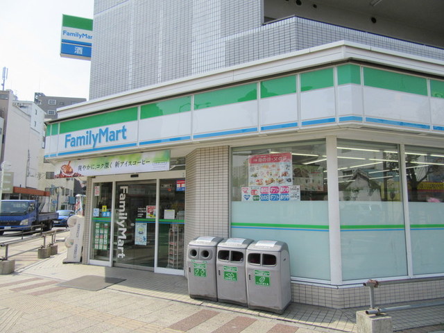 コンビニ　ファミリーマートわらび西口店（コンビニ）まで210m