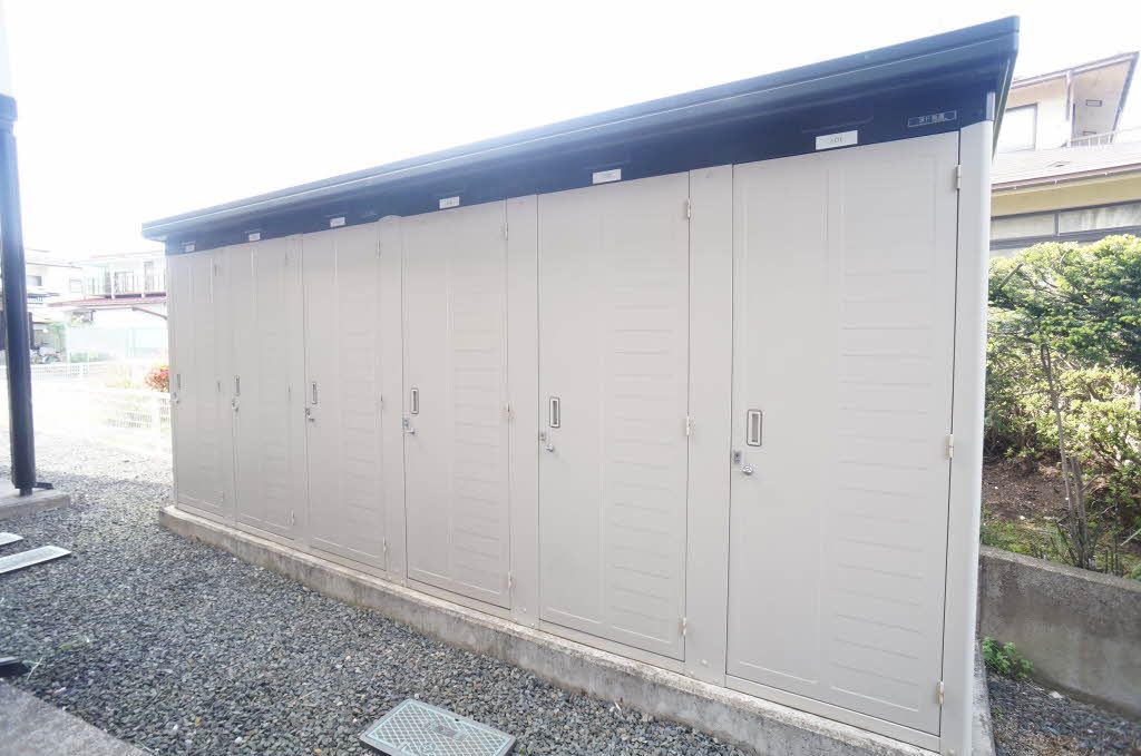 建物外観　ストッカー