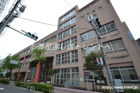 小学校　新宿区立 花園小学校（小学校）まで660m