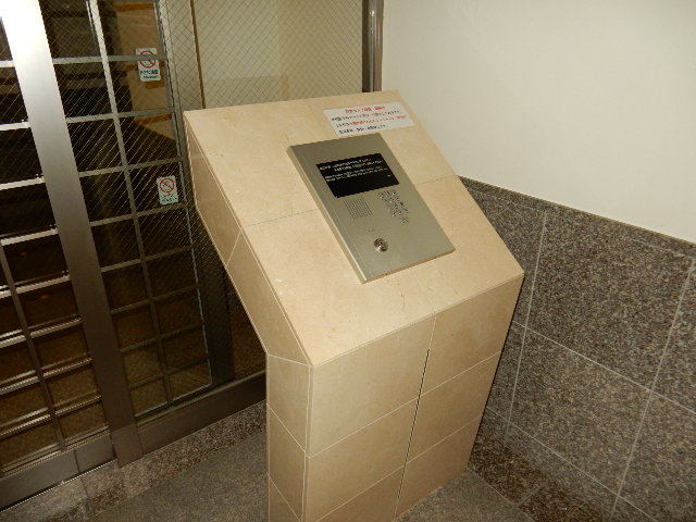 エントランス　オートロック
