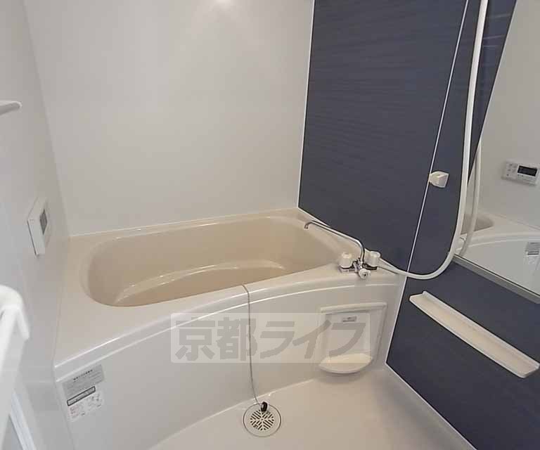 バス・シャワールーム　きれいなバスルームです。