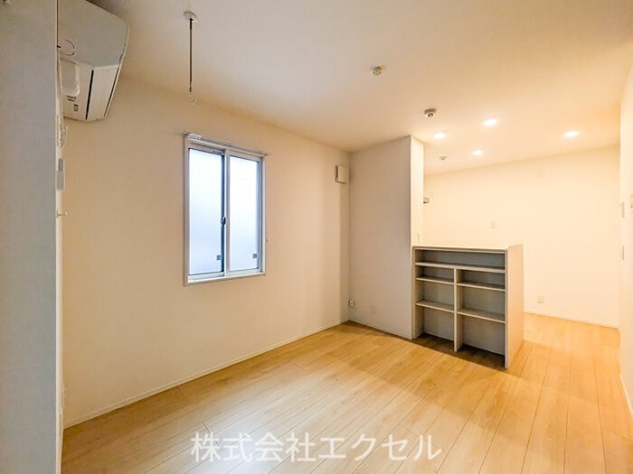 居室・リビング　同建物別室画像です