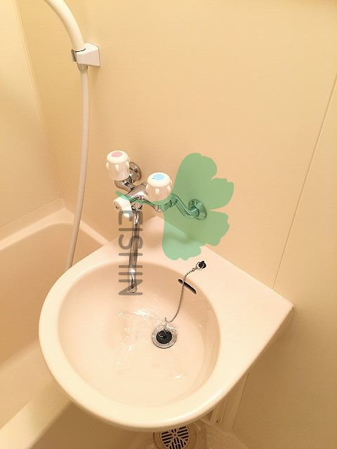 洗面設備　シンプルで使いやすい洗面台です！