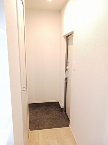 玄関　収納もある玄関です