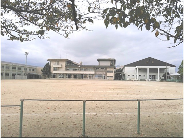 小学校　徳島市立千松小学校（小学校）まで935m