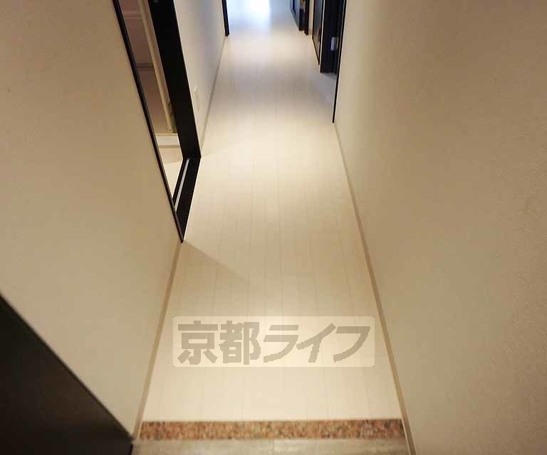 その他部屋・スペース　きれいな廊下です。