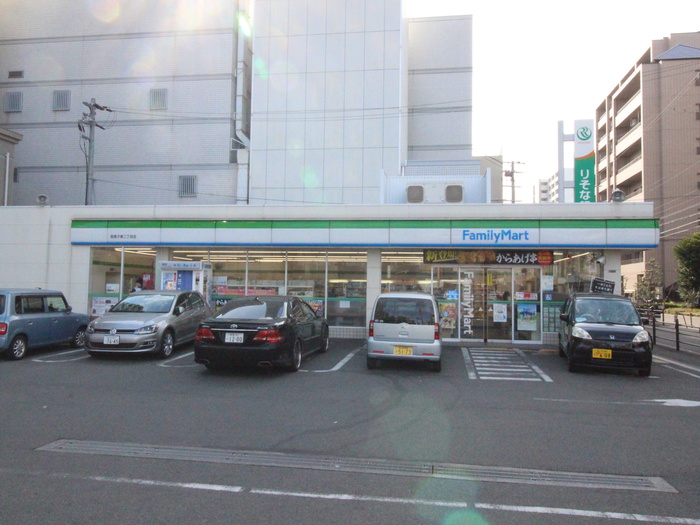 コンビニ　ファミリマート（コンビニ）まで350m