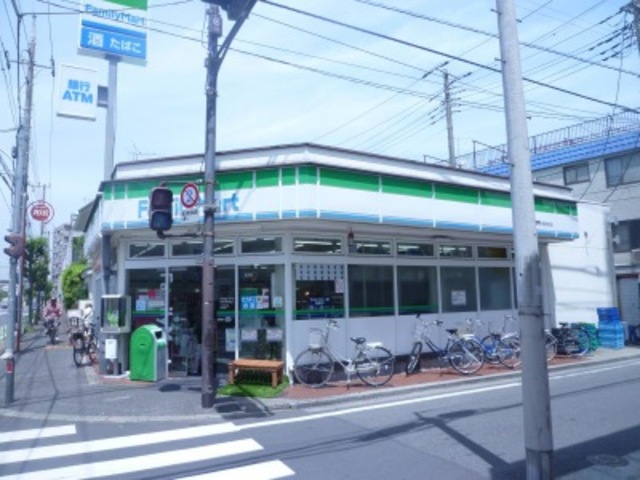 コンビニ　ファミリーマート東伏見駅前店（コンビニ）まで995m