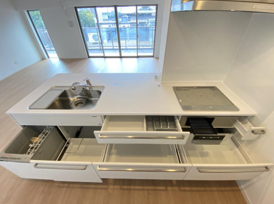 キッチン　同物件同タイプ、別のお部屋の参考写真です。