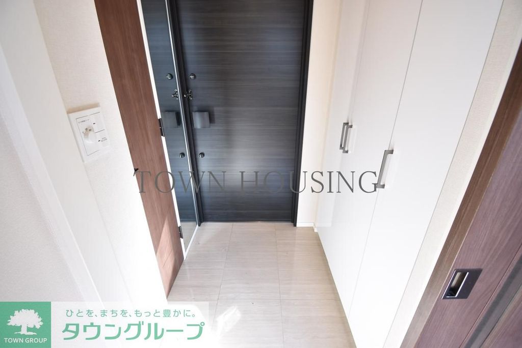 玄関　お問合せは(株)タウンハウジングレジデンス事業部　赤坂店・…