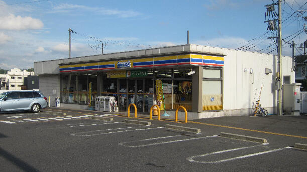 コンビニ　ミニストップ大津石山寺3丁目店（コンビニ）まで489m