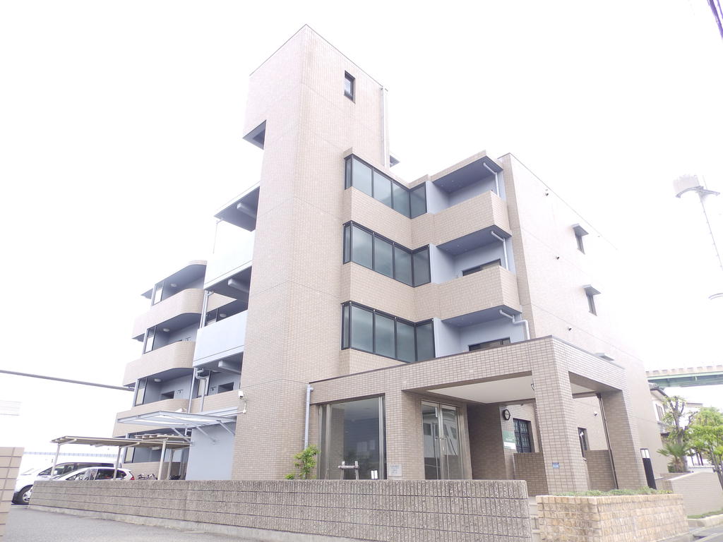 建物外観　最上階角部屋です