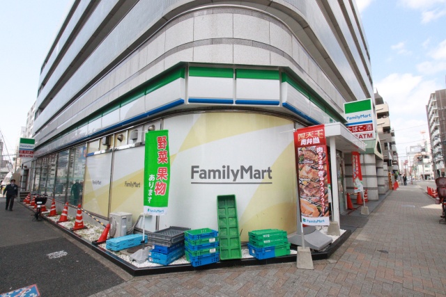 コンビニ　ファミリーマート 名古屋栄一丁目店（コンビニ）まで400m