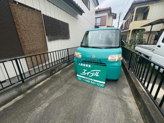 駐車場　駐車場