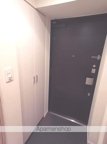 プレサンス大阪城公園ネクサスの玄関写真