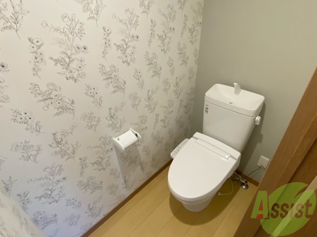 トイレ　トイレにはもちろんウォシュレットがついてます