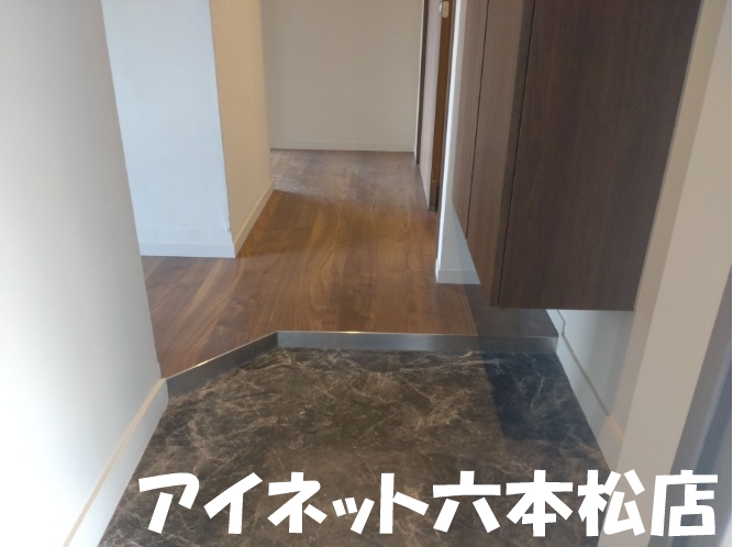 玄関　落ち着いた雰囲気の玄関です
