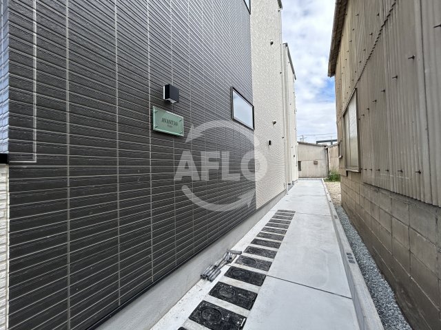 エントランス　Avantio Erde　エントランス