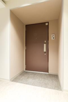 玄関　※別部屋の参考写真です。