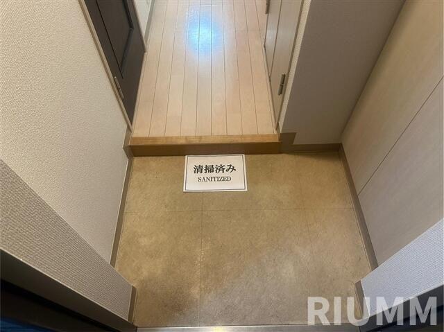 ＪＲ中央線 東中野駅 徒歩6分 7階建 築23年の玄関写真