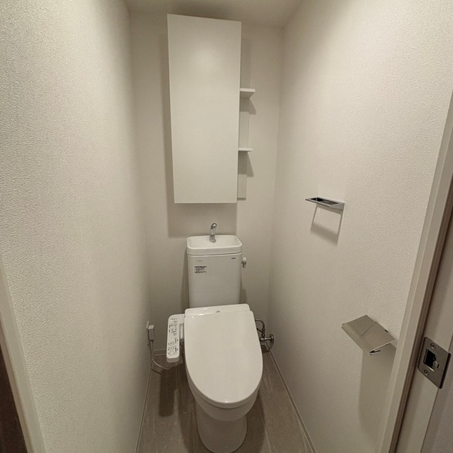 りんかい線 品川シーサイド駅 徒歩7分 14階建 築2年のトイレ写真