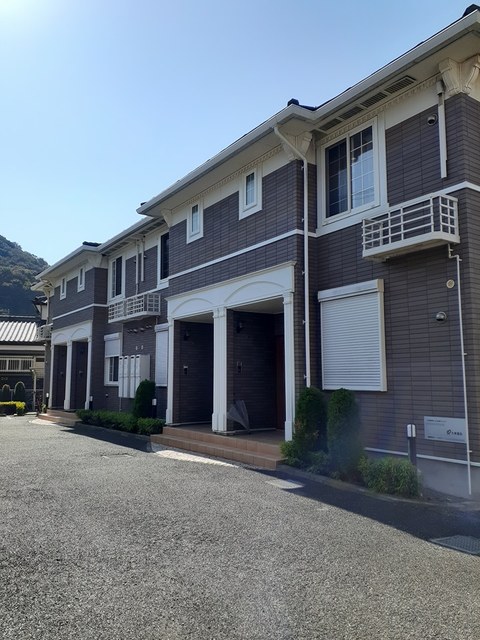 ＪＲ東海道本線 平塚駅 バス乗車時間：14分 最寄りバス停で下車 徒歩1分 2階建 築18年のその他写真