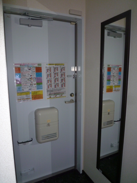 クレイノALTA新地の玄関写真