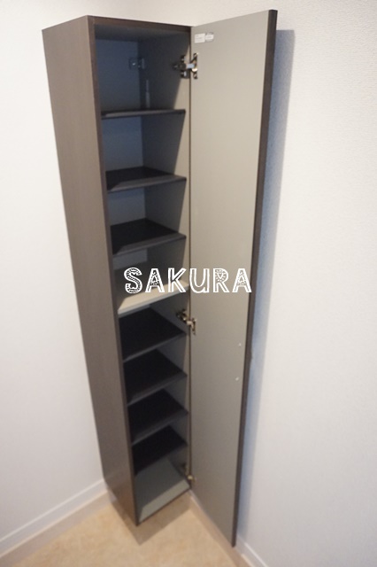 玄関　収納豊富なシューズボックスです♪
