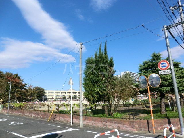 小学校　越谷市立南越谷小学校（小学校）まで88m