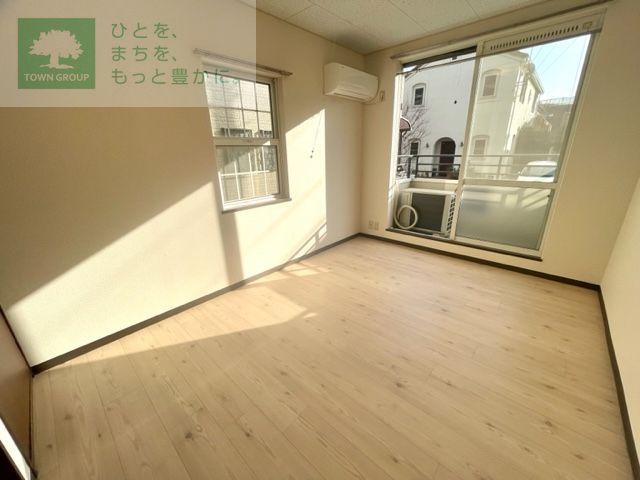 エムブレムカトリエームの居間写真