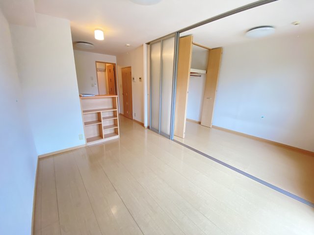 リビングタウンかじま台 Cの居間写真