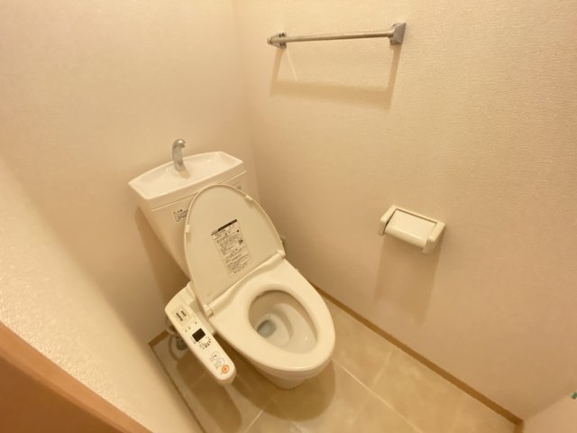 リビングタウンかじま台 Cのトイレ写真