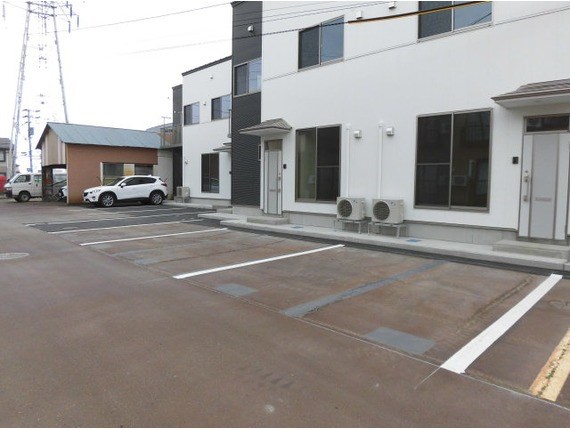 駐車場　敷地内駐車場