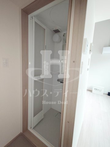 バス・シャワールーム　シャワーを浴びることができます