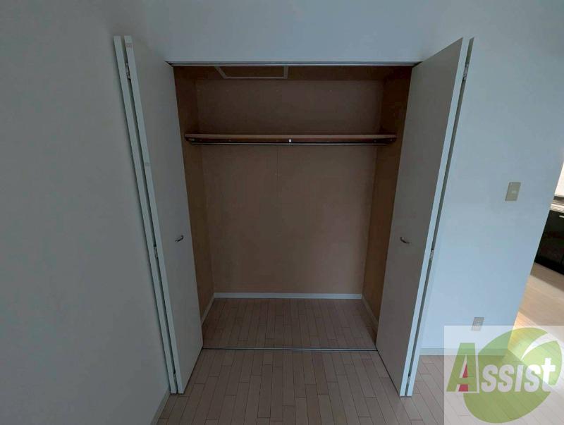 収納　寝室の収納です。部屋がすっきり片付きます。