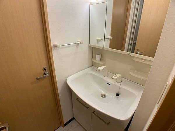 洗面設備　※別部屋の参考写真です。