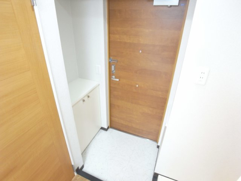 レスター夙川の玄関写真