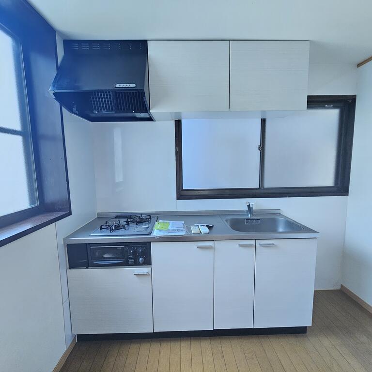 大川市 2階建 築54年のキッチン写真
