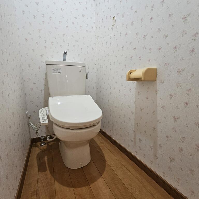 大川市 2階建 築54年のトイレ写真