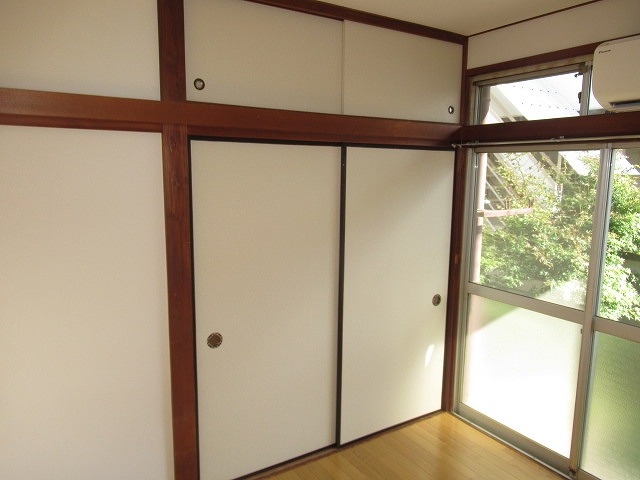 収納　奥行きもしっかりとある嬉しい収納スペースです。