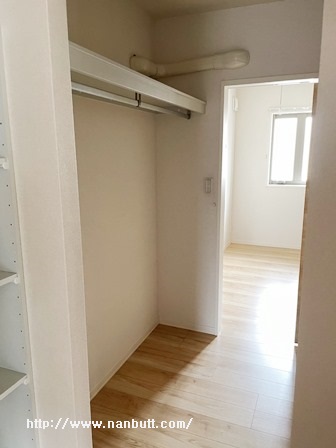 収納　ウォークスルークローゼット