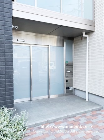 エントランス　エントランスはオートロック完備