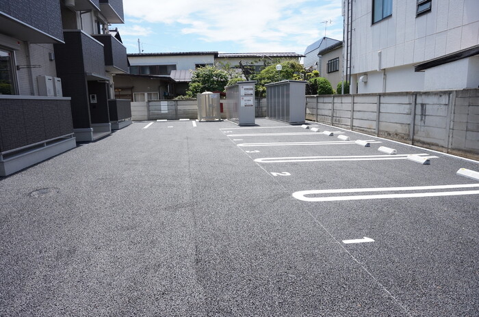 【山形市小姓町のアパートの駐車場】