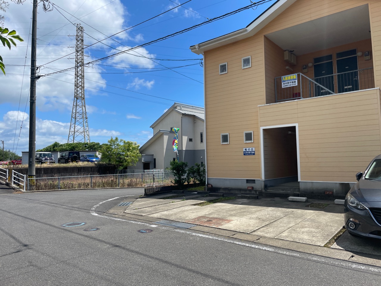 【諫早市小船越町のアパートの駐車場】