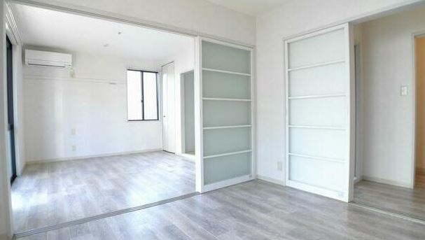 居室・リビング　※同物件、別部屋の写真です。